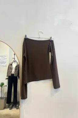 Remera hombro caído eloise de Prive en Remeras para argentina