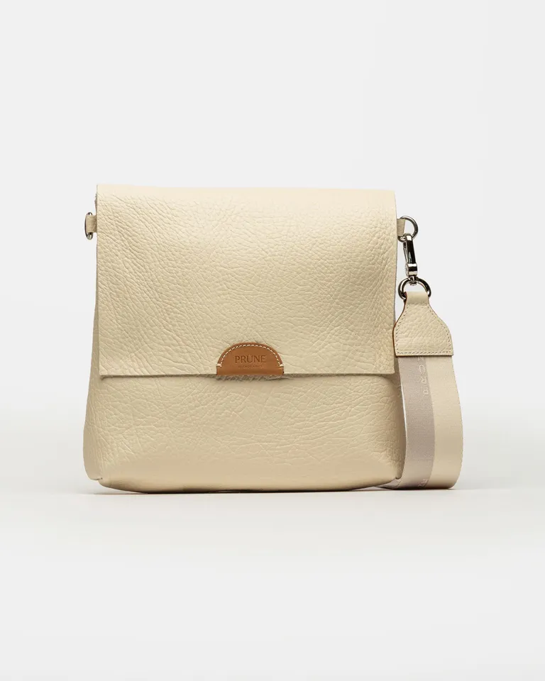 Bandolera olivia de cuero graneado con correa larga de cinta para uso diario de Prüne en Bolsos y Carteras para argentina