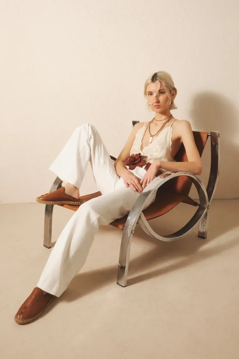 Pantalón de corte medio y ajuste en la cintura con bordado en bolsillos traseros de Rapsodia en Pantalones para argentina