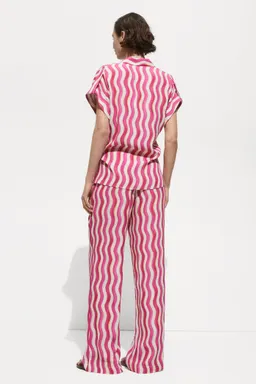 Pantalón wideleg estampado de Mango en Pantalones para argentina