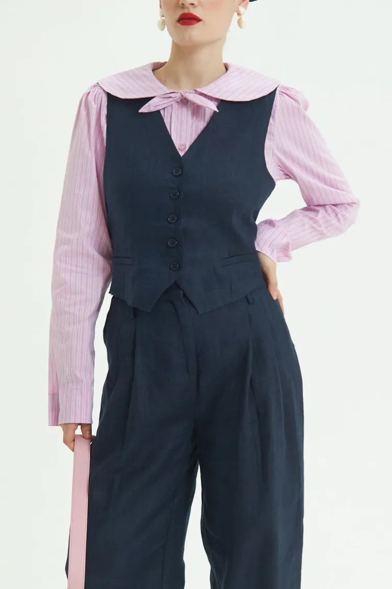 Chaleco de corte clásico en negro para un estilo elegante y versátil de Las Pepas en Chalecos para argentina