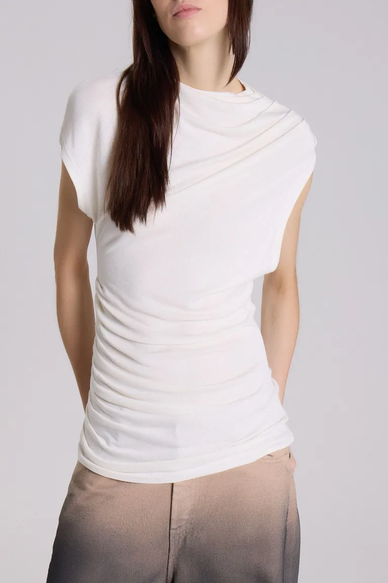 Top de jersey blanco sin mangas con cuello alto y detalles fruncidos de Maria Cher en Tops para argentina