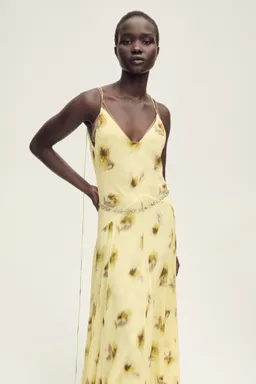 Vestido largo estampado floral de Mango en Vestidos para argentina