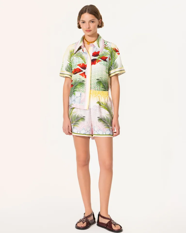 Camisa de satín en estampado tropical para mujer de Jazmin Chebar en Camisas para argentina