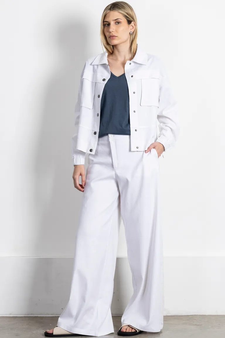 Chaqueta blanca de mujer, prenda elegante y versátil para un look casual o formal de Kill en Chaquetas para argentina