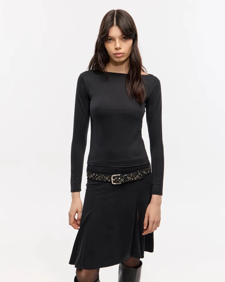 Top de mujer manga larga con escote bote y calce al cuerpo de Ay Not Dead en Tops para argentina