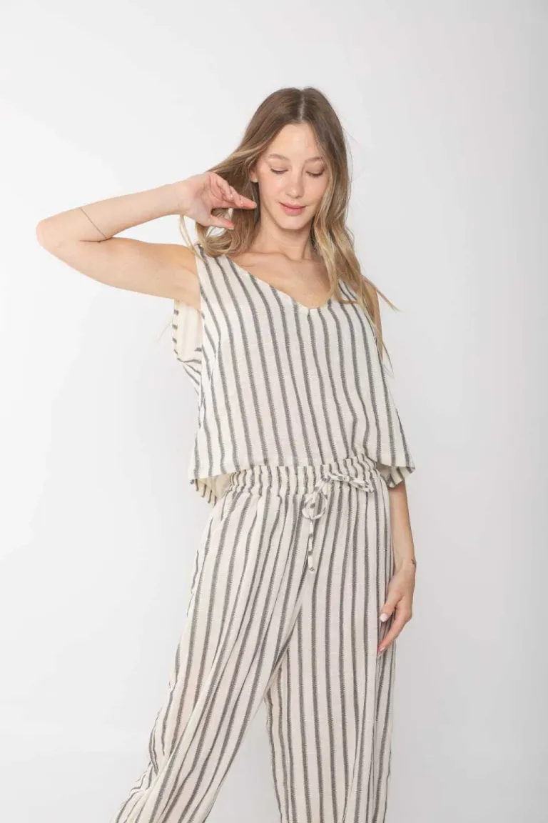 Blusa amplia de bambula rayada con escote en V y pinzas laterales de Belle en Blusas para argentina