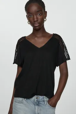 Camiseta detalles calados de Mango en Remeras para argentina