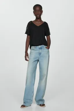 Camiseta detalles calados de Mango en Remeras para argentina