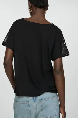 Camiseta detalles calados de Mango en Remeras para argentina