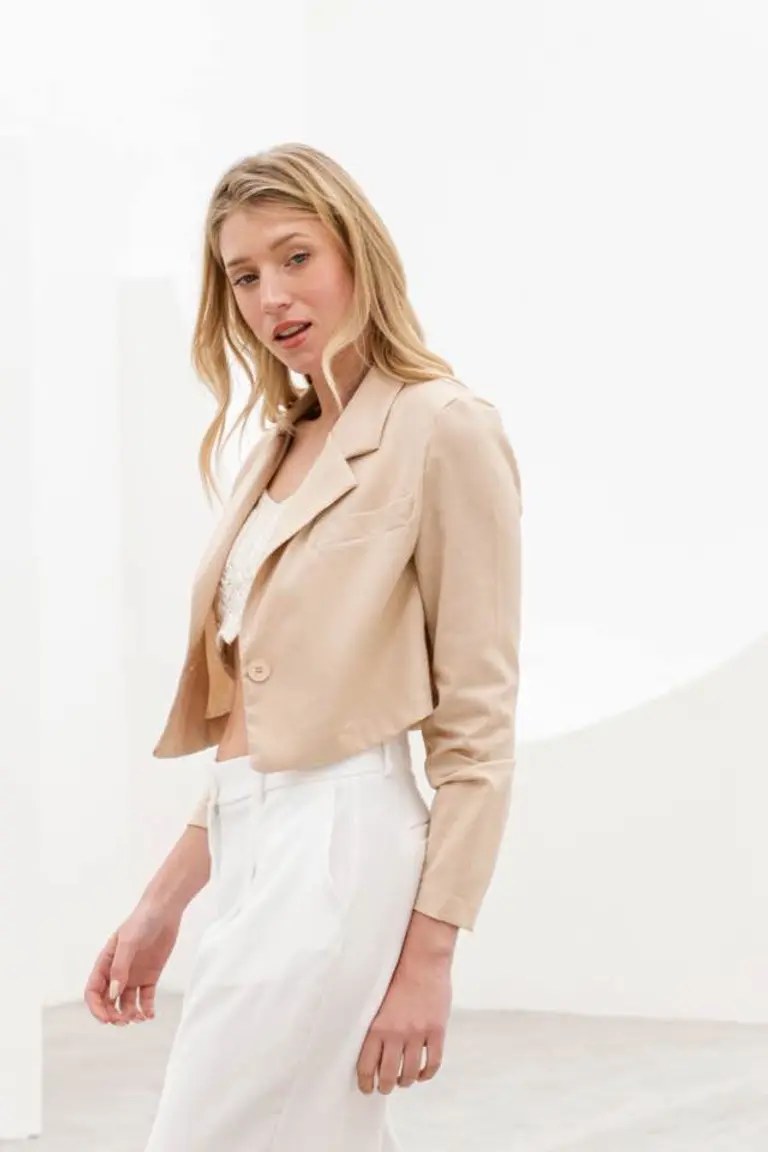 Chaqueta Crop Lino de Hesed en Chaquetas para argentina