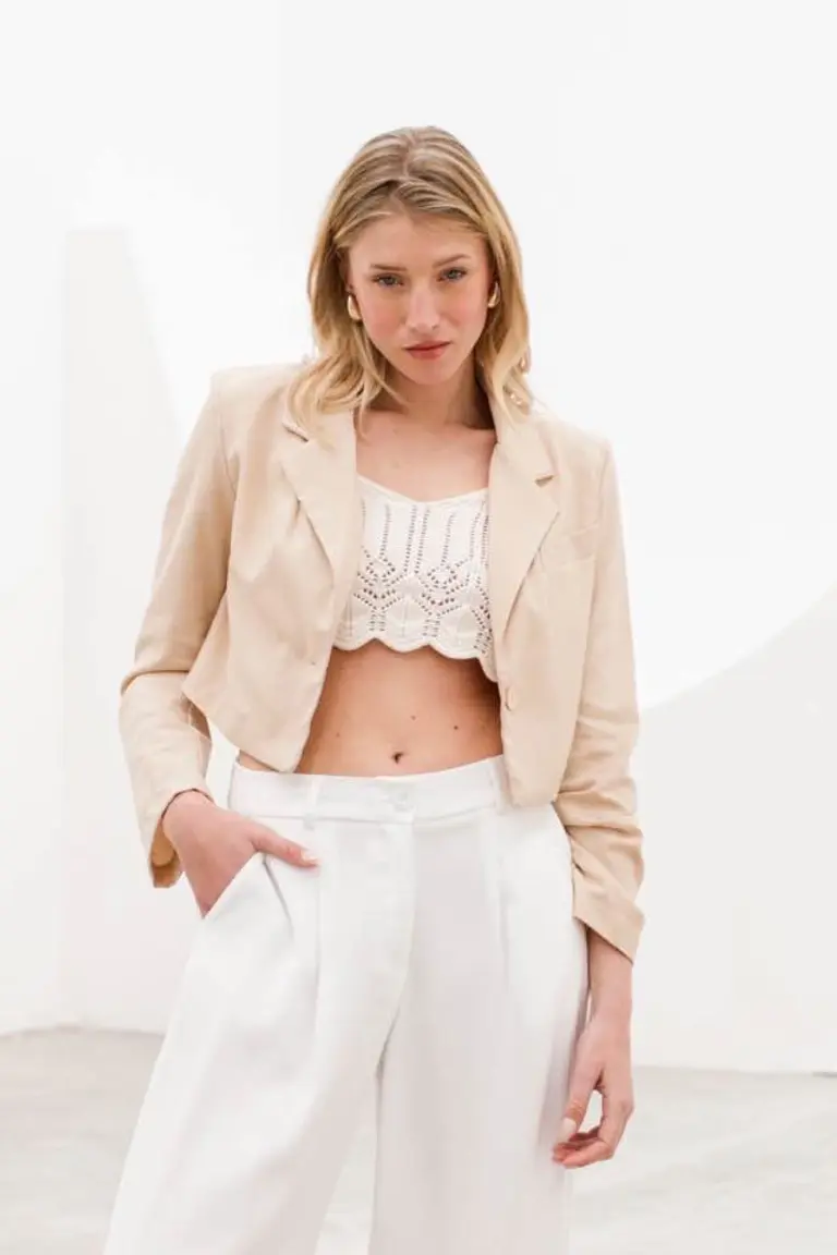 Chaqueta Crop Lino de Hesed en Chaquetas para argentina