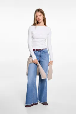 Remera detalles fruncidos de Mango Teen en Remeras para argentina