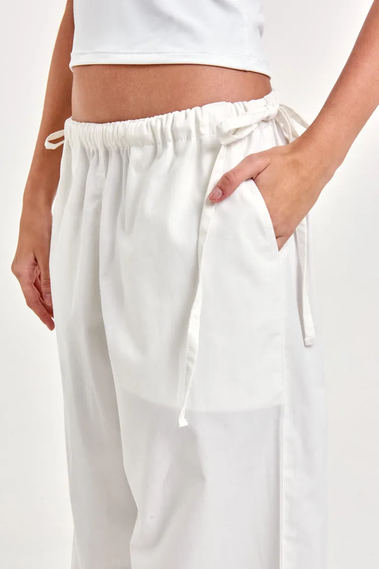 Pantalón de poplín blanco con detalles exclusivos para un estilo casual y fresco de 47 Street en Pantalones para argentina