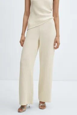 Pantalón textura wideleg de Mango en Pantalones para argentina