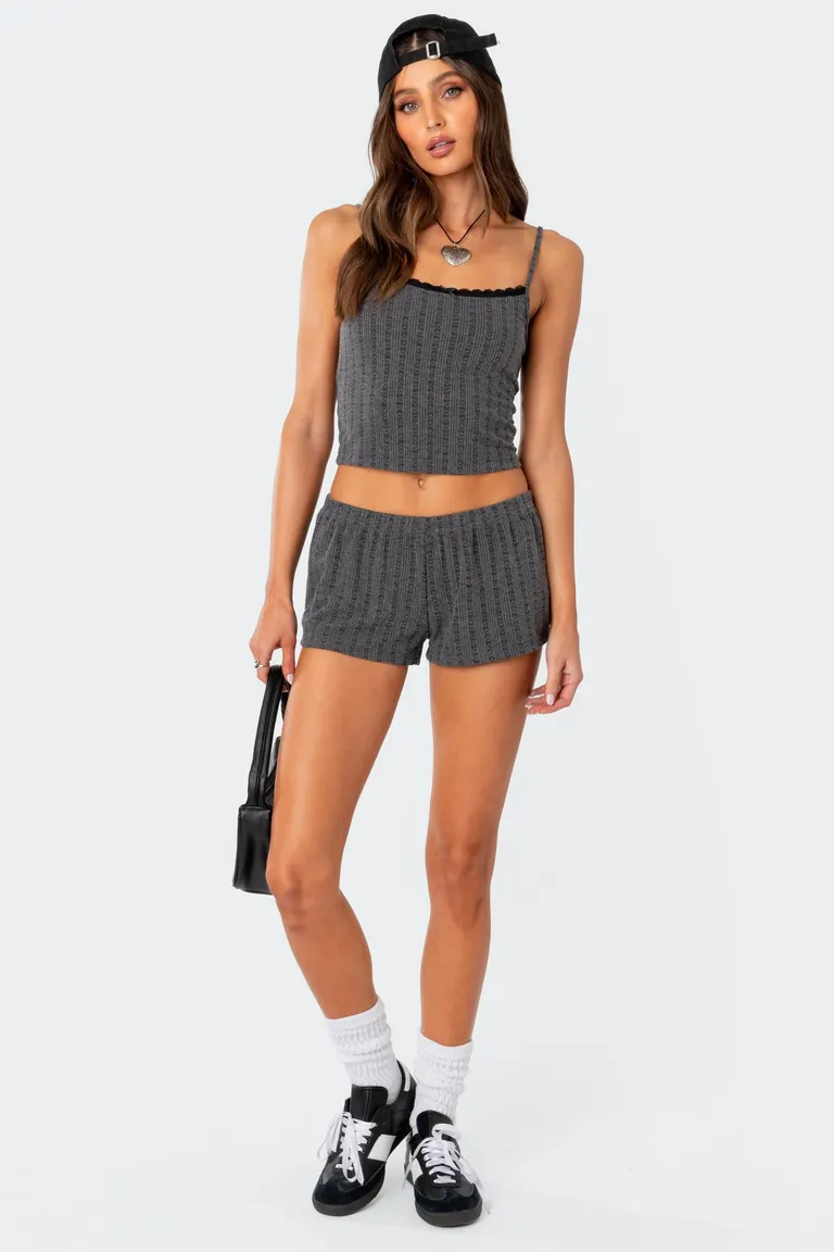 Micro shorts irene tiro bajo de Edikted en Shorts para argentina