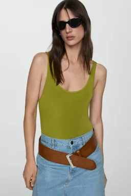 Top punto tirantes de Mango en Tops para argentina