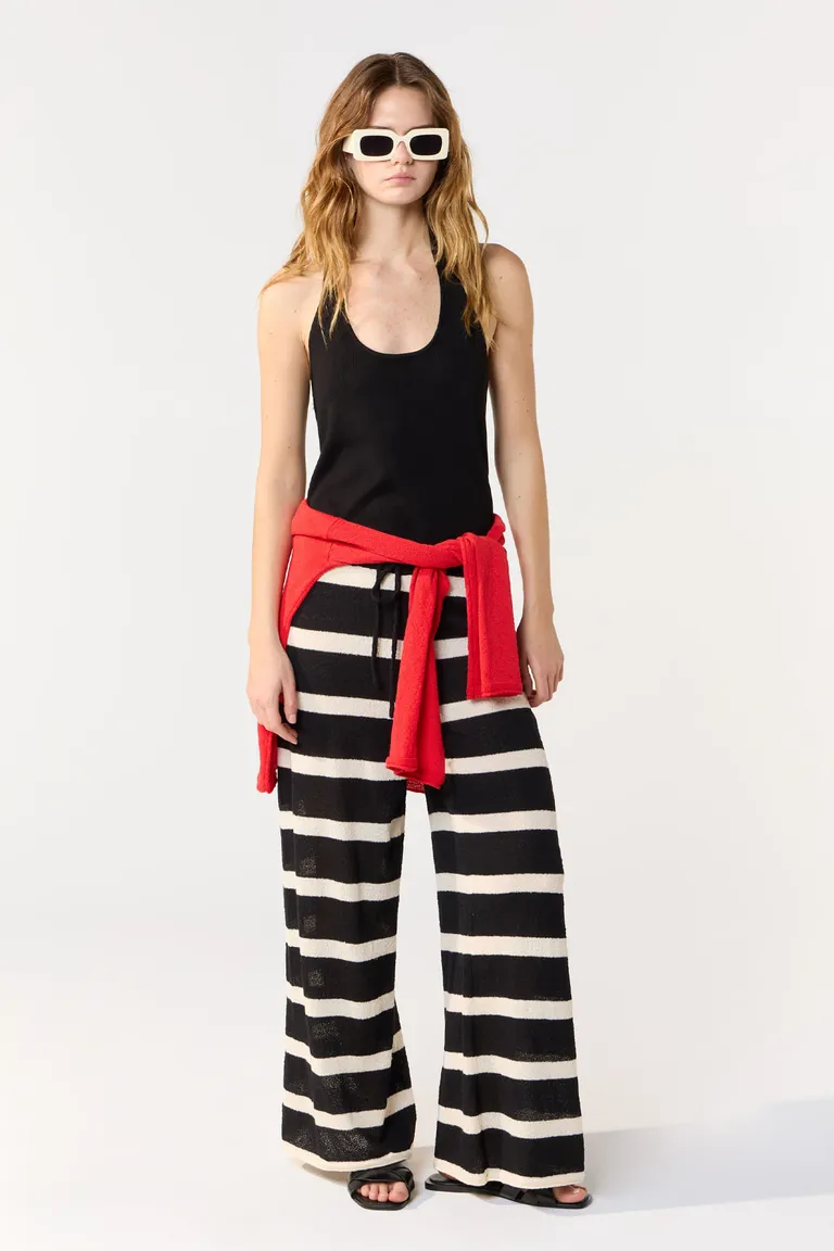 Pantalón palazzo con diseño de rayas horizontales y cintura elástica ajustable con cordón de Cuesta Blanca en Pantalones para argentina