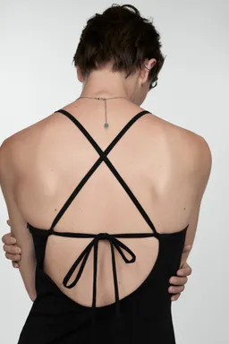 Vestido tablas espalda cruzada de Mango en Vestidos para argentina