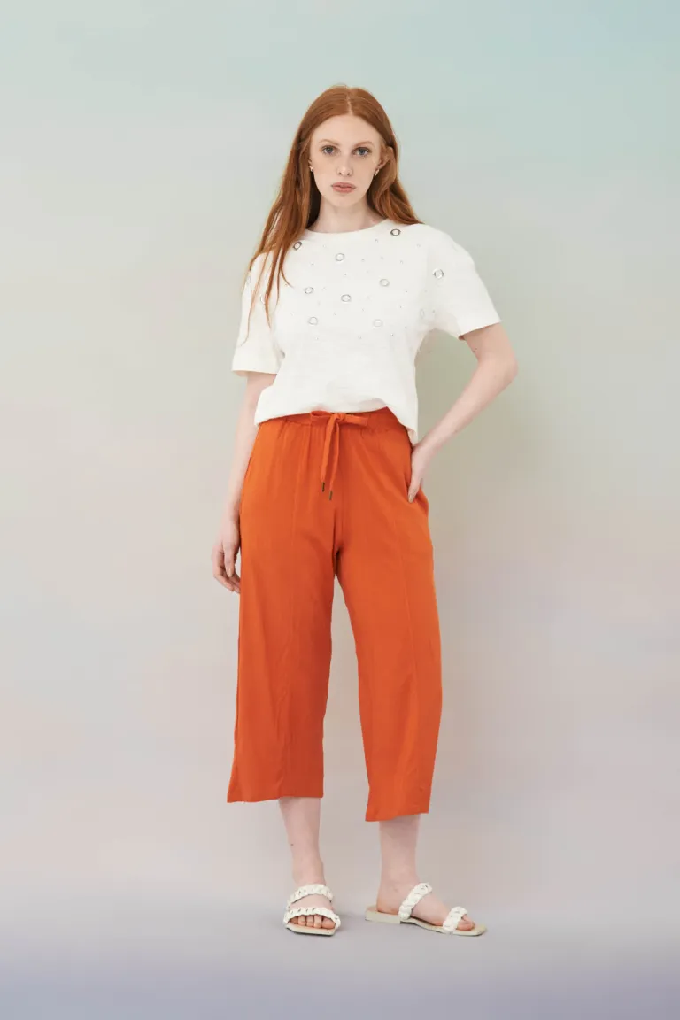 Pantalón recto de corte clásico en color negro para mujer de Apricot en Pantalones para argentina