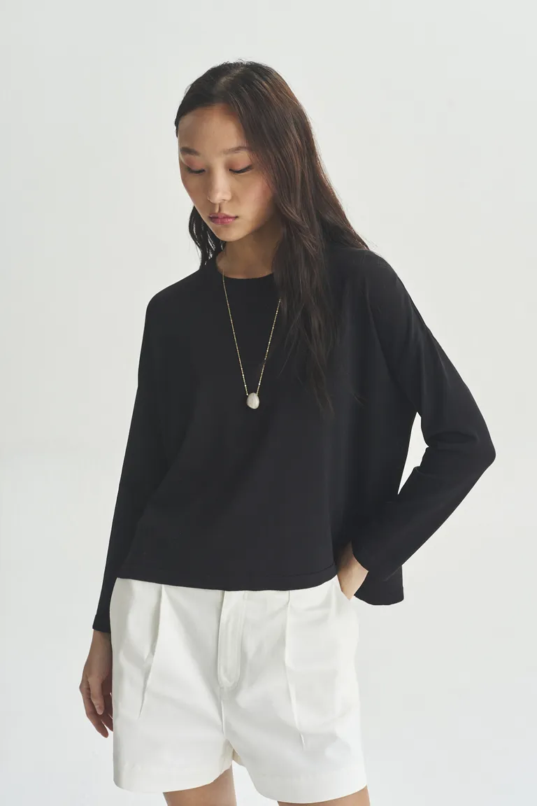 Suéter negro clásico y versátil para mujer de Akiabara en Buzos y Sweaters para argentina