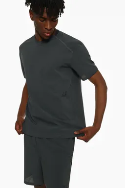 Remera deportiva estructurada de Lefties en Remeras y Polos para argentina