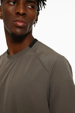 Remera deportiva estructurada de Lefties en Remeras y Polos para argentina