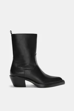 Botines tacón cowboy de Pull&Bear en Botas y Botinetas para argentina