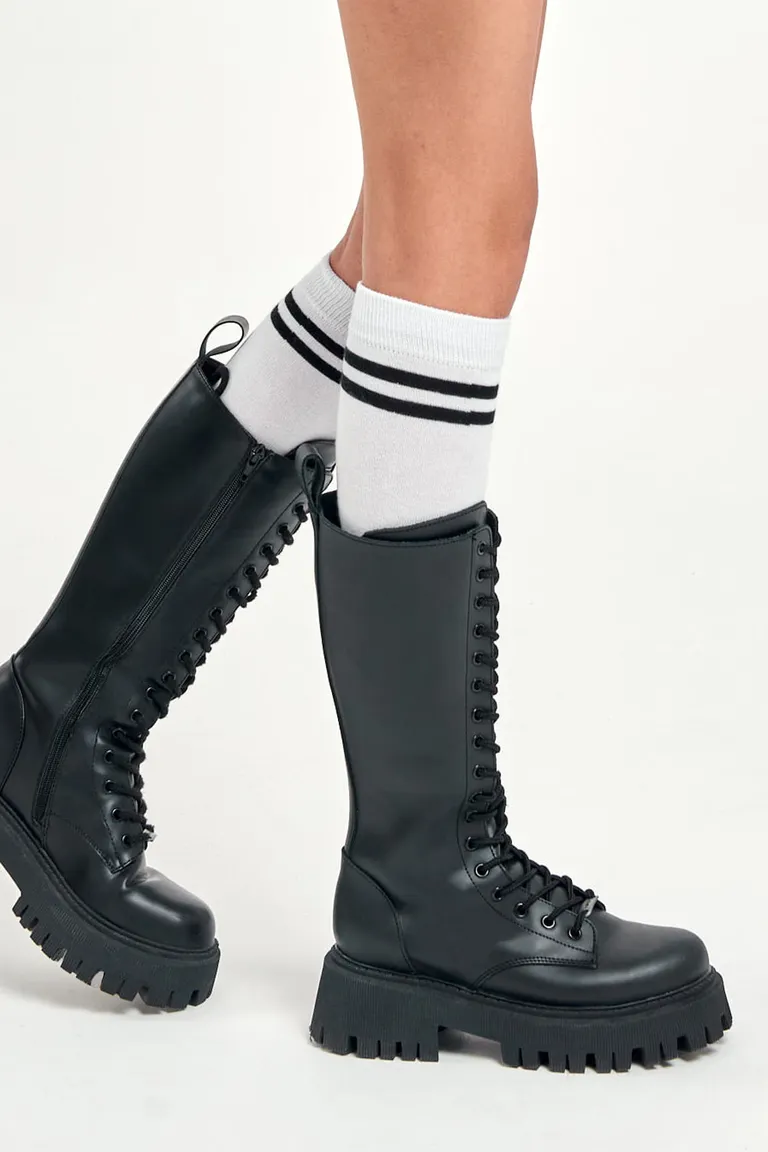 Medias deportivas de caña alta con diseño de rayas y logo bordado de 47 Street en Ropa Interior y Medias para argentina