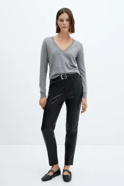 Efecto cuero con cinturón de Mango en Pantalones para argentina