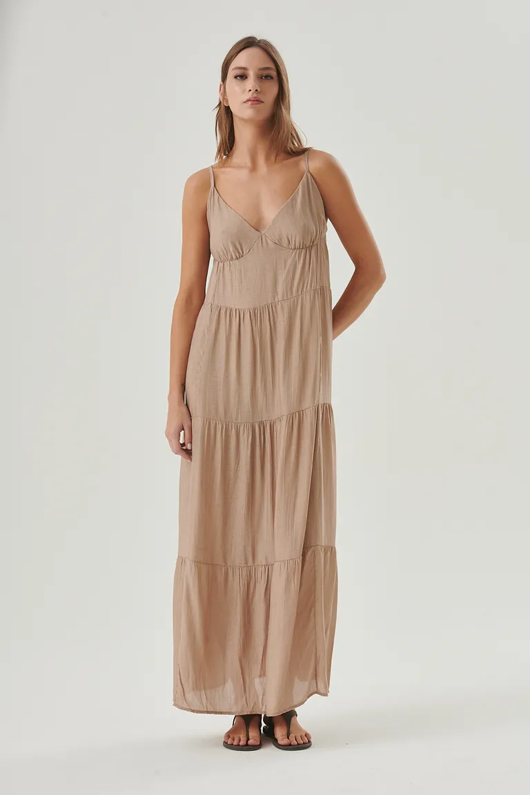 Vestido largo y fluido en tela suave y liviana para un look natural y elegante de Sweet en Vestidos para argentina