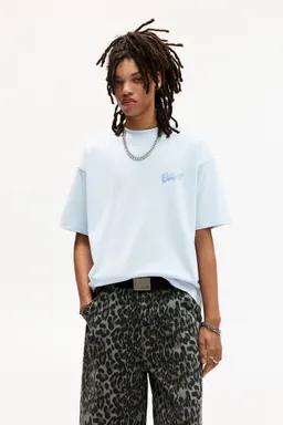 Remera graffiti stwd de Pull&Bear en Remeras y Polos para argentina