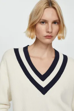 Sweater cuello pico contraste de Mango en Buzos y Sweaters para argentina
