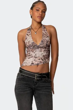 Top halter asimétrico animal print de Edikted en Tops para argentina