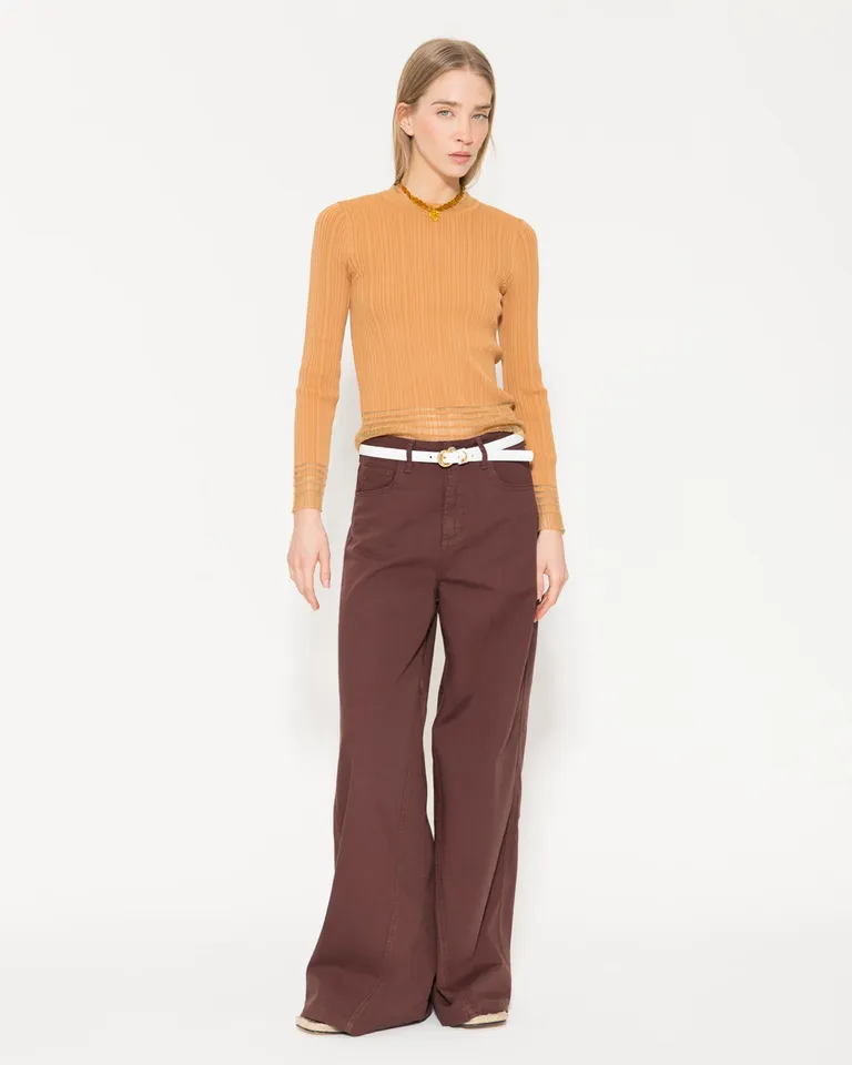 Pantalón jeanero marrón de corte ancho y diseño cómodo de Jazmin Chebar en Pantalones para argentina
