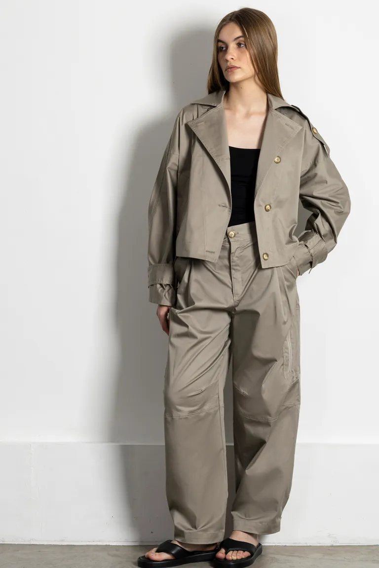 Pantalón femenino de corte holgado con pinzas y bolsillos en tela bengalina de Kill en Pantalones para argentina