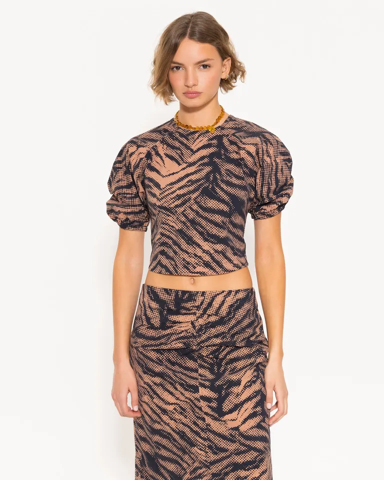Top de diseño estampado con detalles femeninos y apertura en la espalda de Jazmin Chebar en Tops para argentina