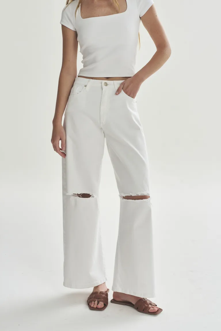 Pantalón ancho en color blanco, una prenda versátil y confortable para el guardarropa femenino de Akiabara en Pantalones para argentina