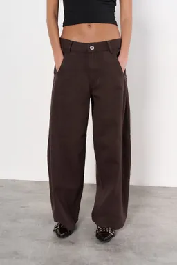 Jean denim baggy mocca de Magda en Pantalones para argentina
