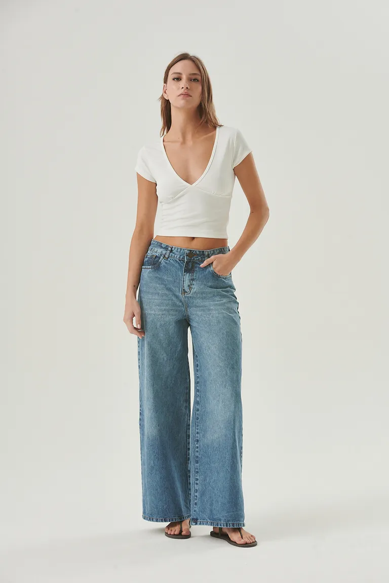 Pantalón de tiro medio y corte relajado en denim para un look urbano y cómodo de Sweet en Pantalones para argentina