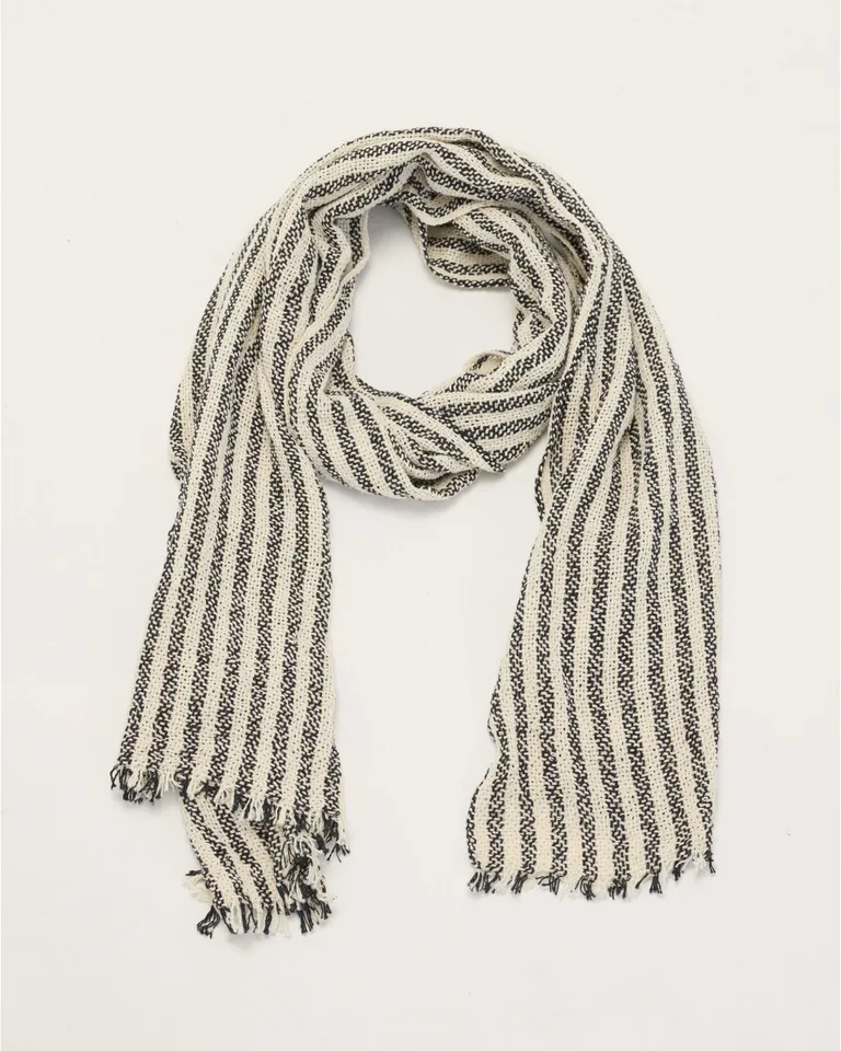 Pashmina angie: Tejido en telar con diseño de rayas, un accesorio versátil y de estilo de Blue Sheep en Bufandas y Pañuelos para argentina