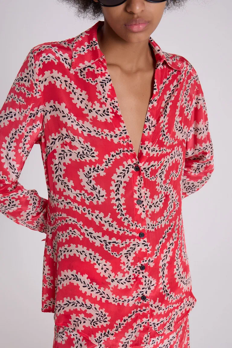 Camisa de seda natural con estampado de diseño exclusivo y entalle en la cintura de Maria Cher en Camisas para argentina